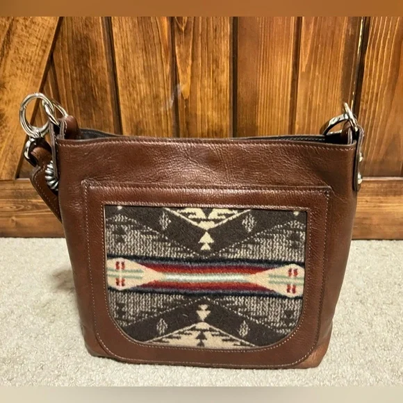 Handcrafted Leather Western Bag with Wool Inlay - Picture 4 of 10